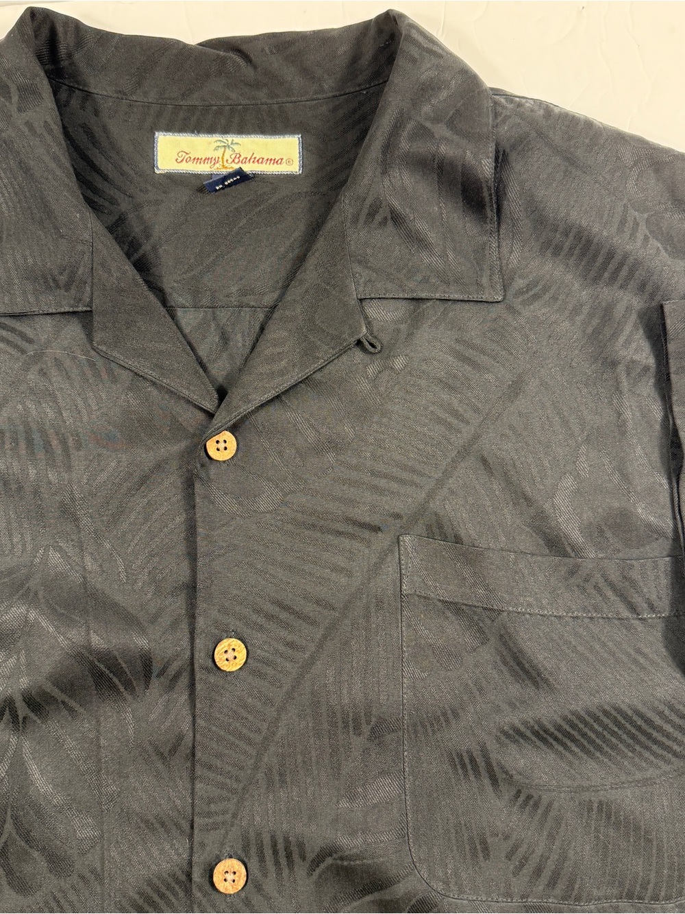 Tommy Bahama Silk Short Sleeve Camp Shirt Black Mens XL Hawaiian Collar Loop